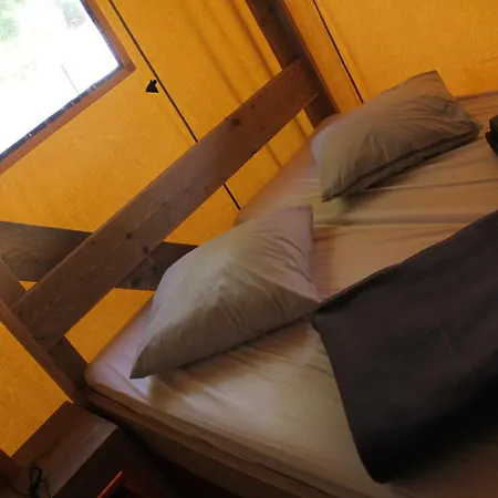 캠프장 Les Campagnes 로카마두르