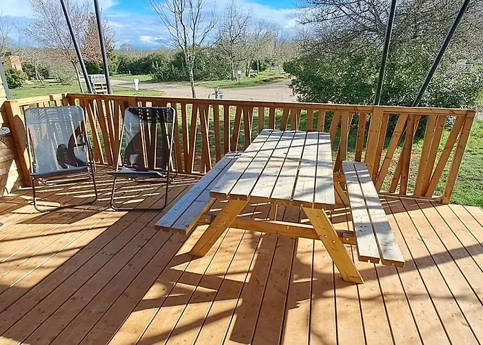 Les Campagnes 캠프장 로카마두르