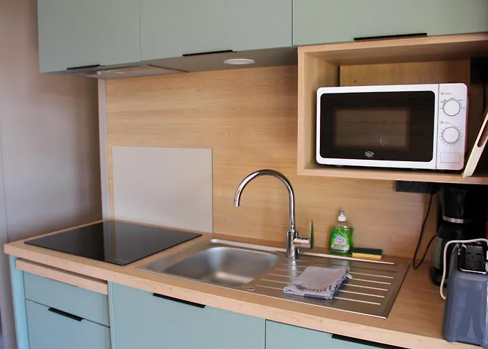 Les Campagnes 캠프장 로카마두르